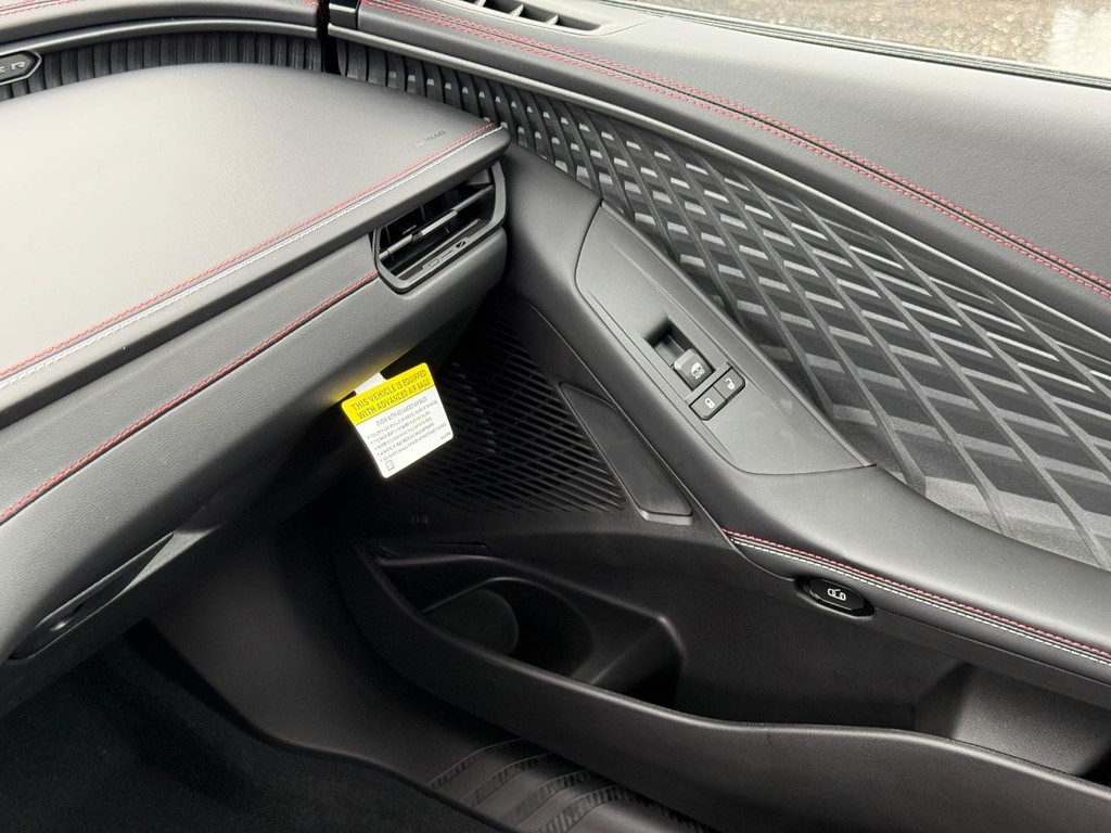 Dodge Charger Vehicle Full-screen Gallery Image 13