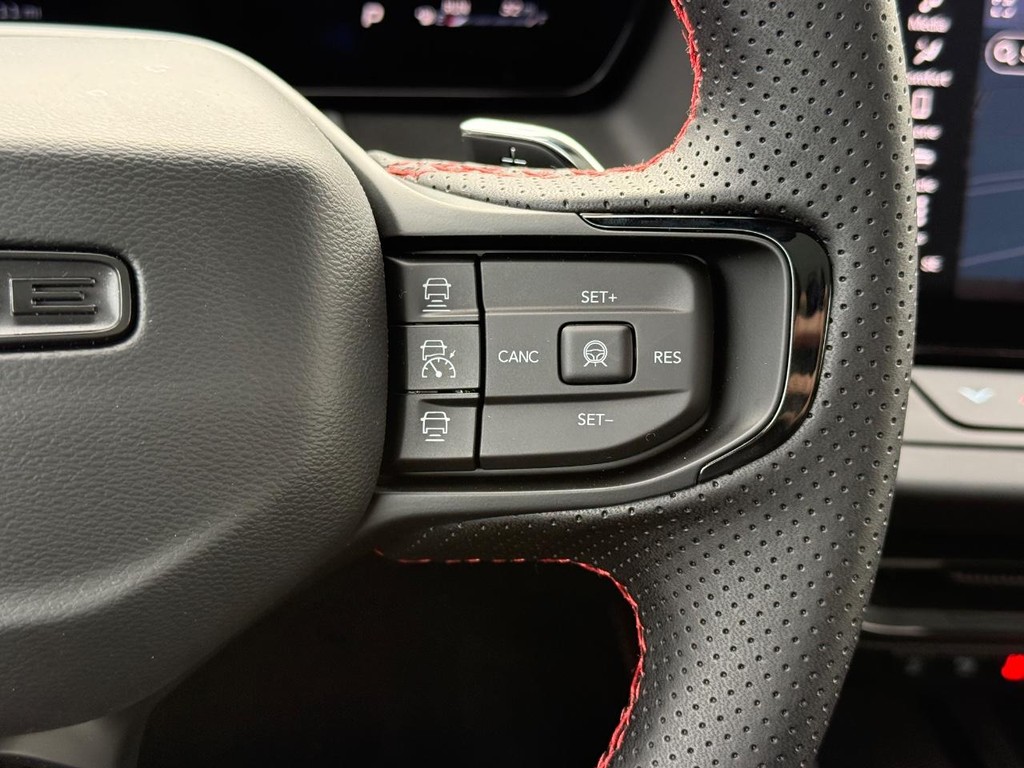 Dodge Charger Vehicle Full-screen Gallery Image 16