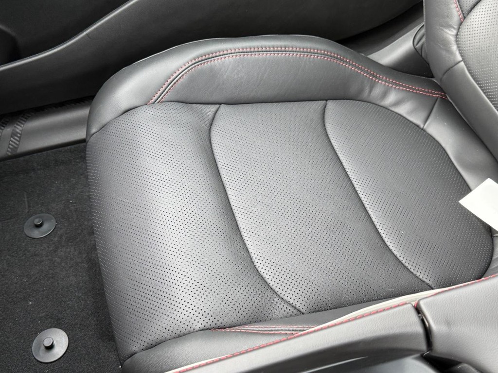 Dodge Charger Vehicle Full-screen Gallery Image 21