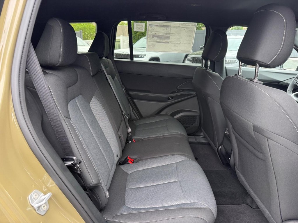Jeep Cherokee Vehicle Full-screen Gallery Image 07
