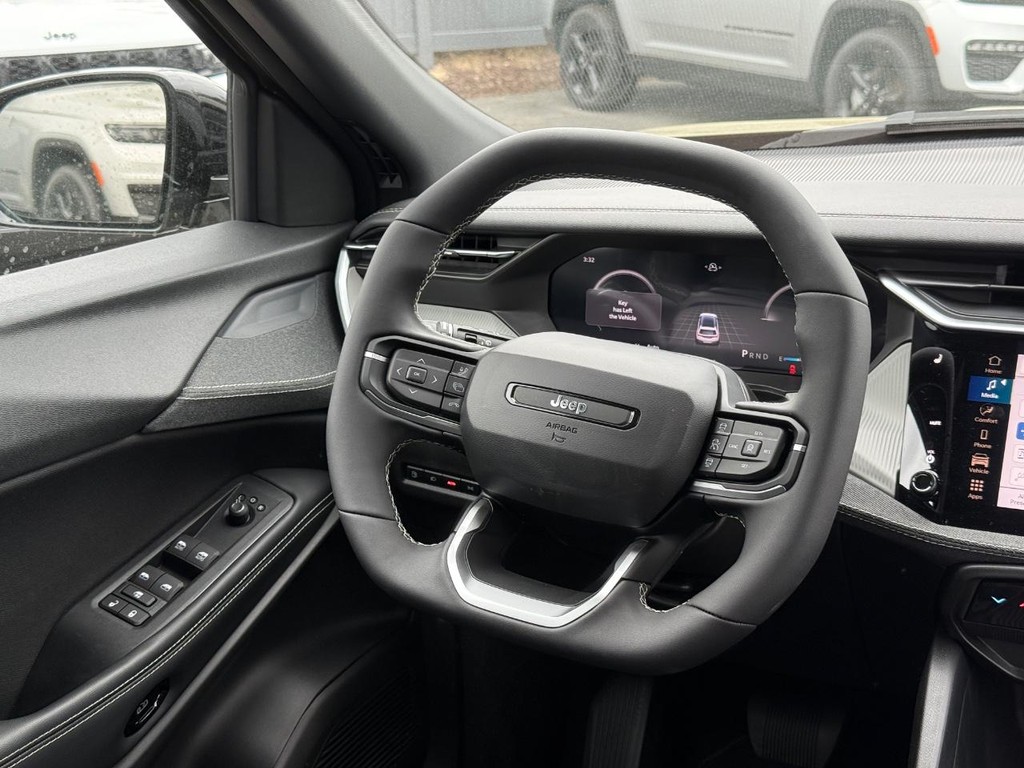 Jeep Cherokee Vehicle Full-screen Gallery Image 09