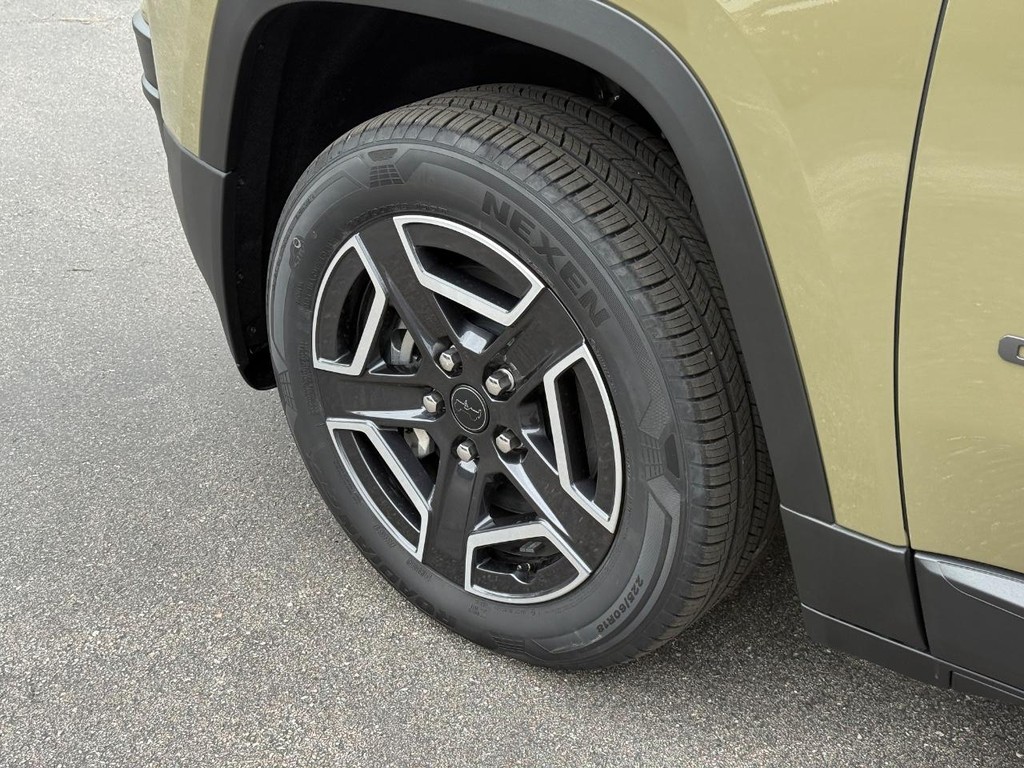 Jeep Cherokee Vehicle Full-screen Gallery Image 11