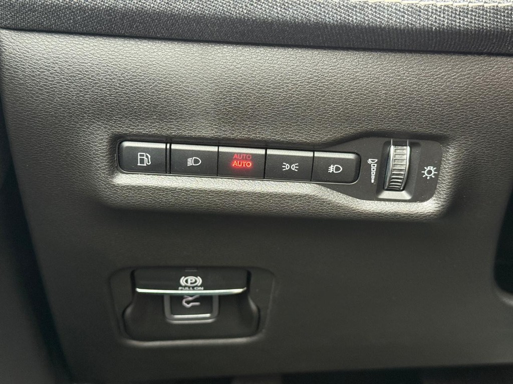 Jeep Cherokee Vehicle Full-screen Gallery Image 18