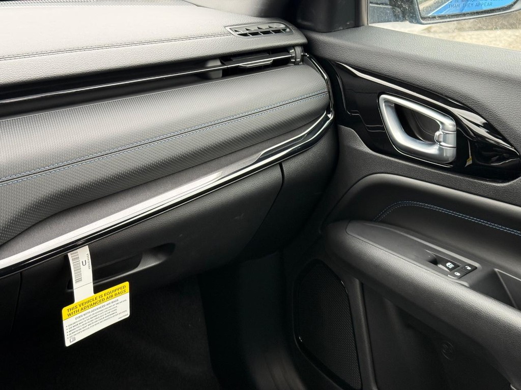 Jeep Compass Vehicle Full-screen Gallery Image 10