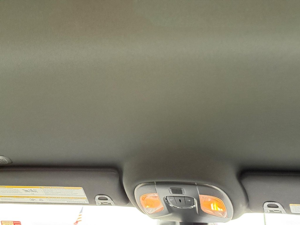Jeep Compass Vehicle Full-screen Gallery Image 11