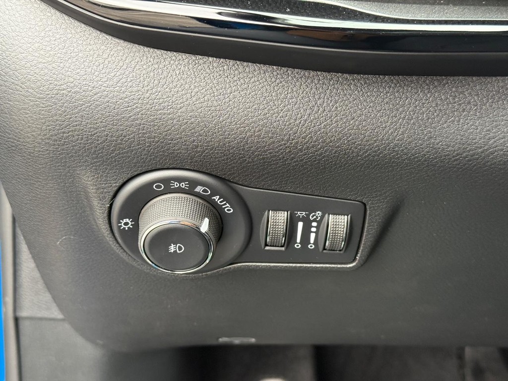Jeep Compass Vehicle Full-screen Gallery Image 18
