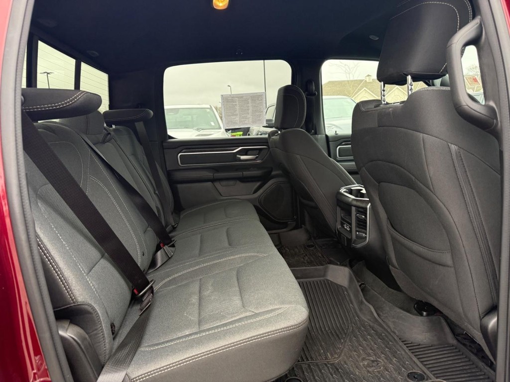 Ram 1500 Vehicle Full-screen Gallery Image 11