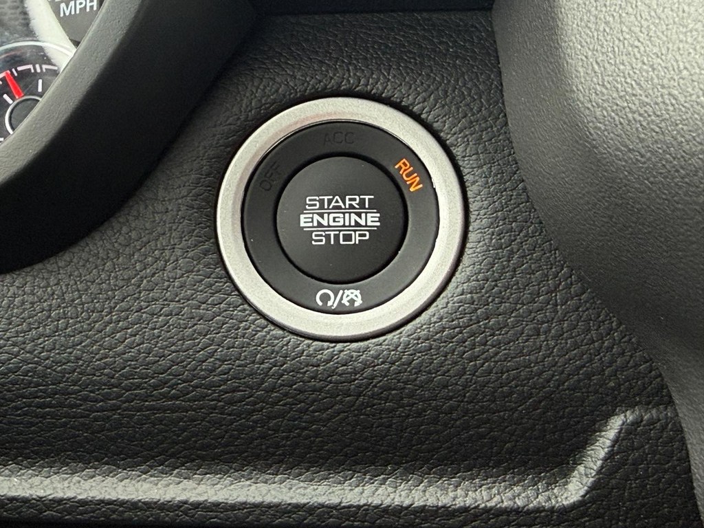 Ram 1500 Vehicle Full-screen Gallery Image 16