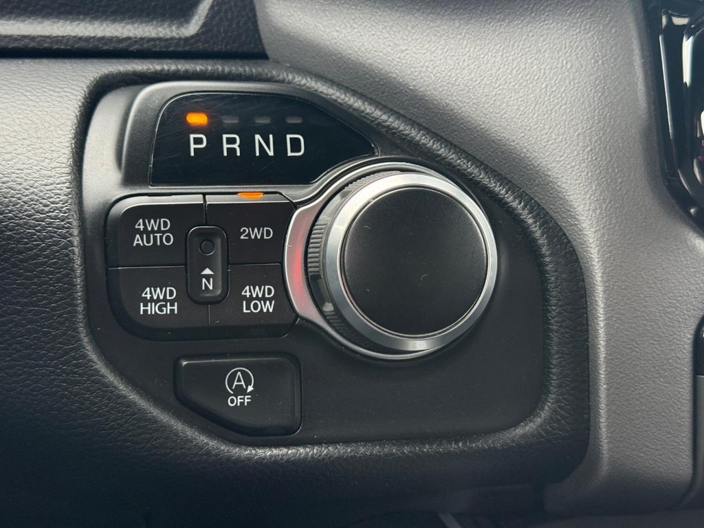 Ram 1500 Vehicle Full-screen Gallery Image 17