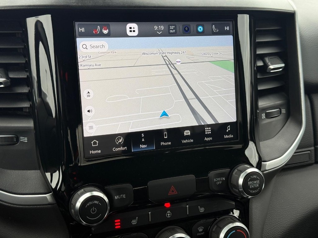 Ram 1500 Vehicle Full-screen Gallery Image 18