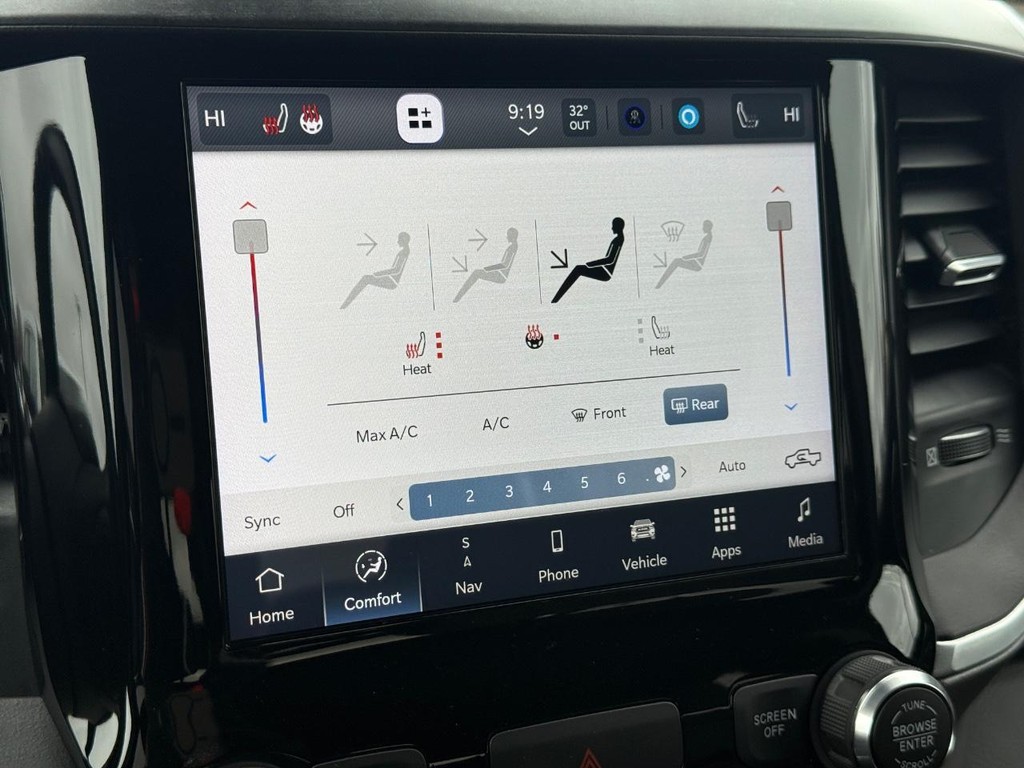 Ram 1500 Vehicle Full-screen Gallery Image 19