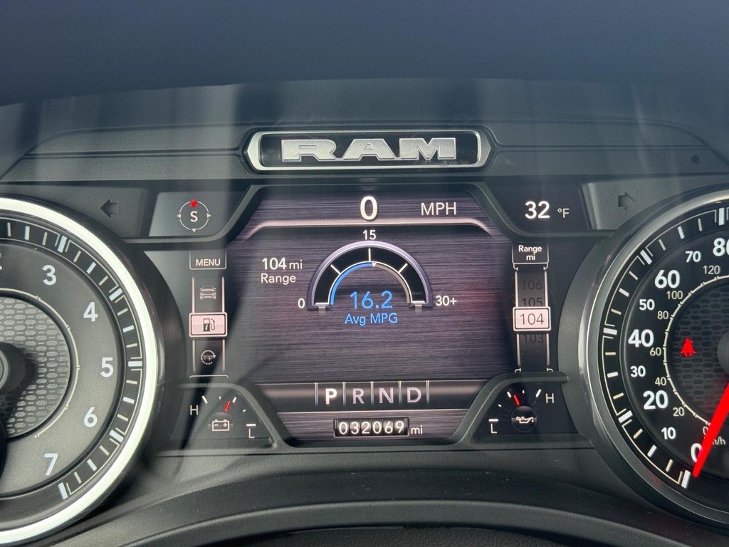 Ram 1500 Vehicle Full-screen Gallery Image 23