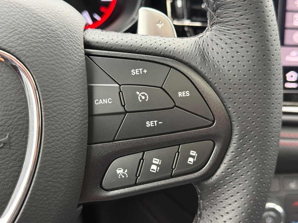 Dodge Durango Vehicle Full-screen Gallery Image 12
