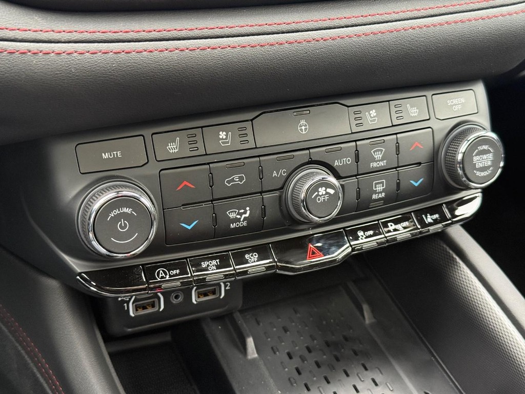 Dodge Durango Vehicle Full-screen Gallery Image 15
