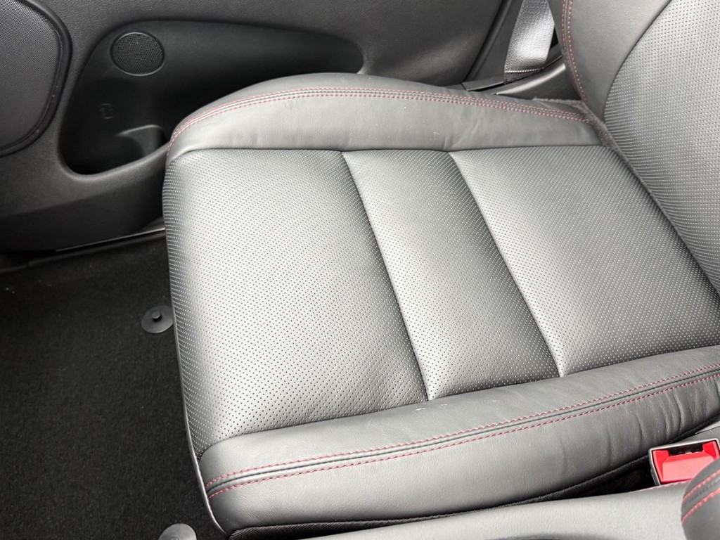 Dodge Durango Vehicle Full-screen Gallery Image 16