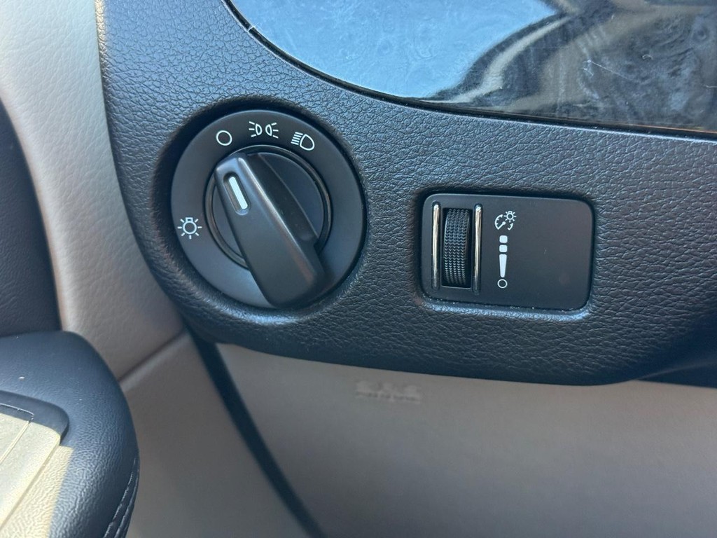 Ram Cargo Van Vehicle Full-screen Gallery Image 17