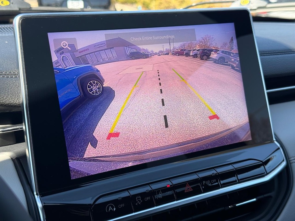 Jeep Compass Vehicle Full-screen Gallery Image 18
