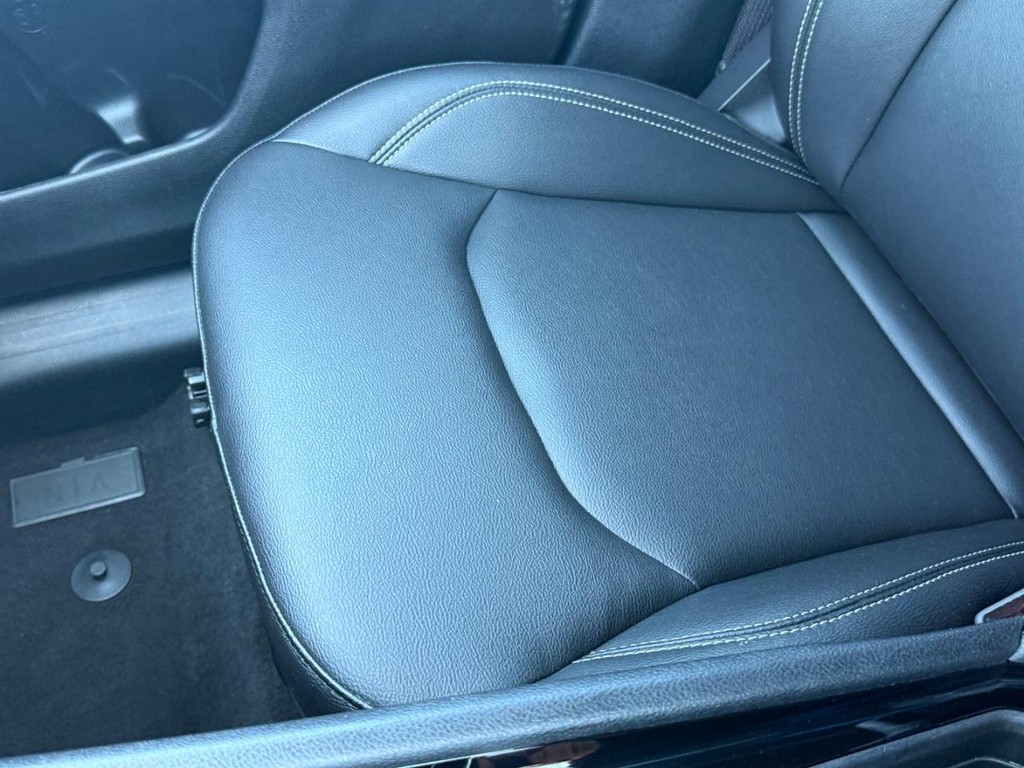 Jeep Compass Vehicle Full-screen Gallery Image 20