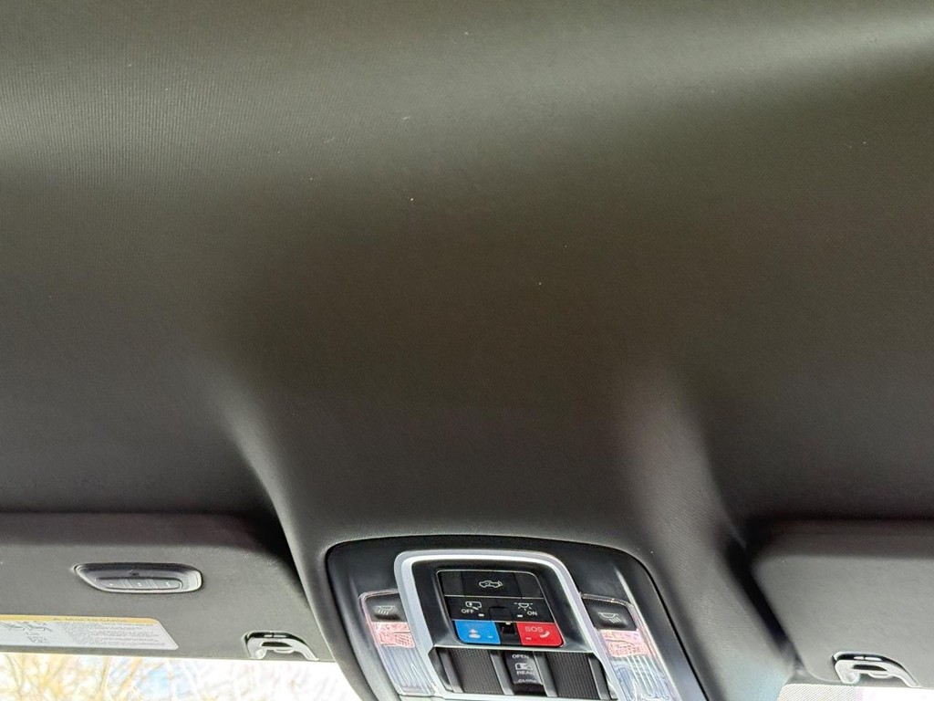 Ram 1500 Vehicle Full-screen Gallery Image 10