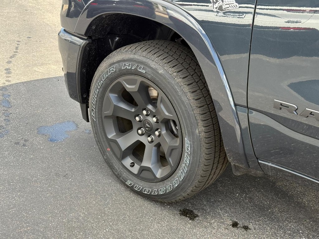Ram 1500 Vehicle Full-screen Gallery Image 11