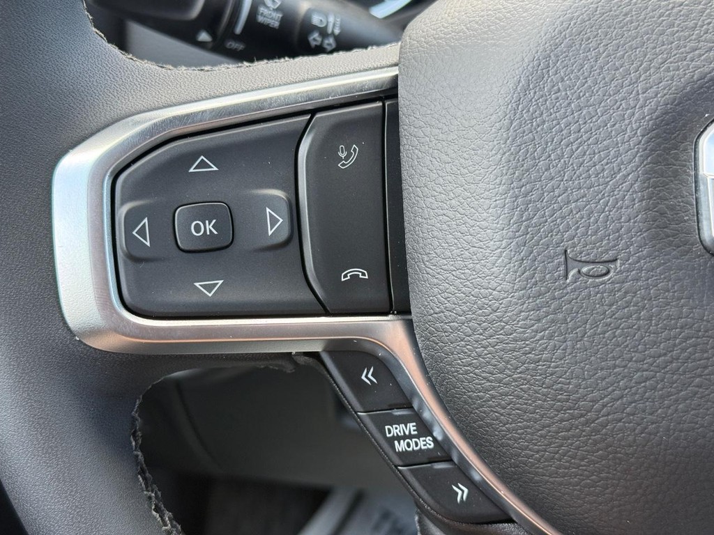 Ram 1500 Vehicle Full-screen Gallery Image 12