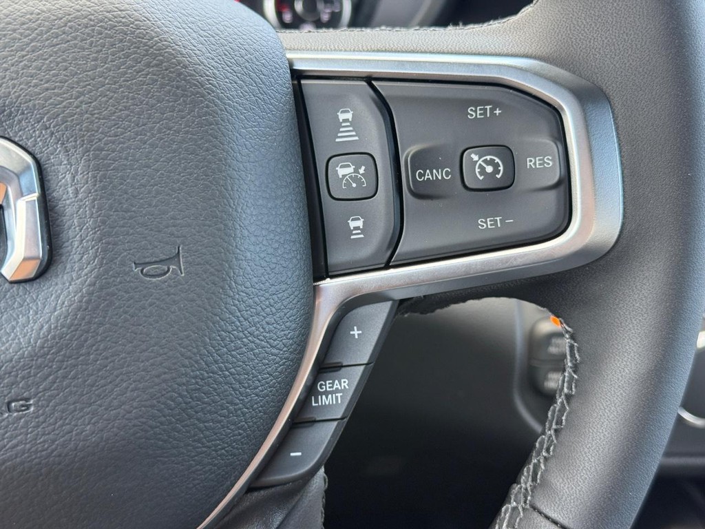 Ram 1500 Vehicle Full-screen Gallery Image 13