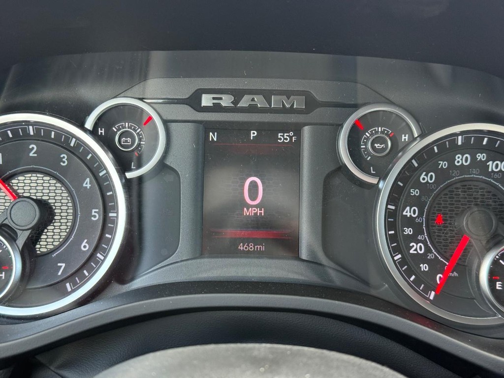 Ram 1500 Vehicle Full-screen Gallery Image 14