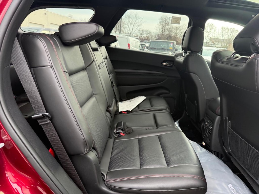 Dodge Durango Vehicle Full-screen Gallery Image 05