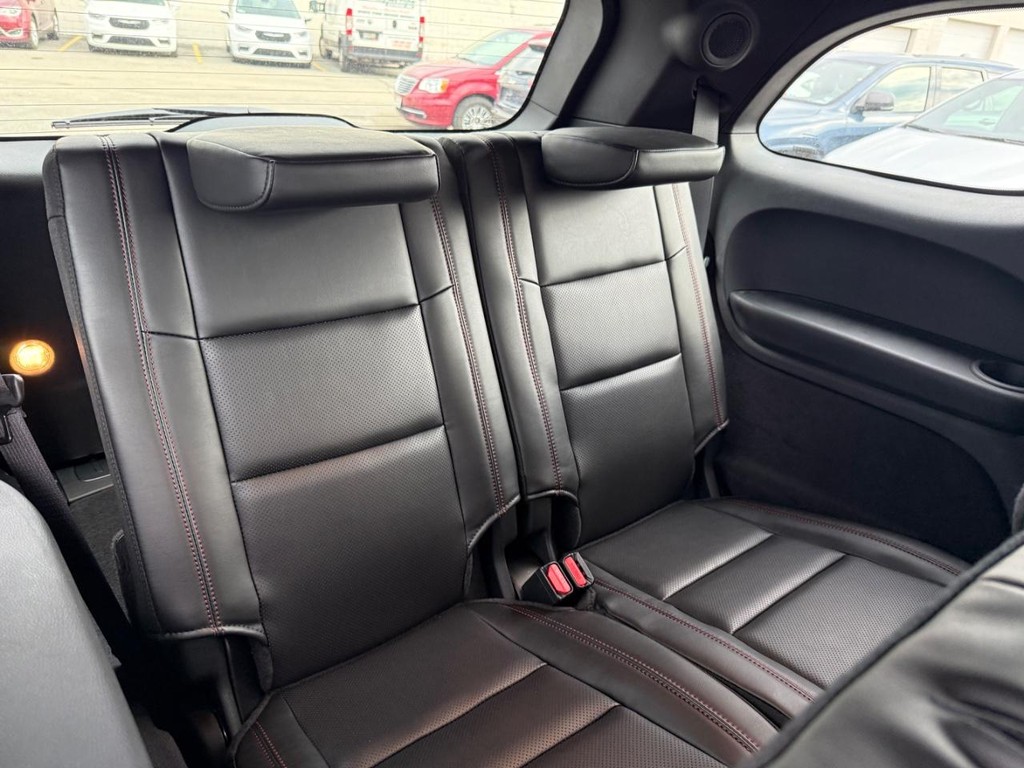 Dodge Durango Vehicle Full-screen Gallery Image 06