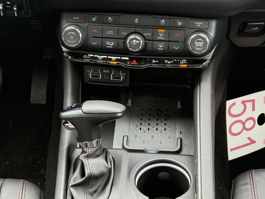 Dodge Durango Vehicle Full-screen Gallery Image 09