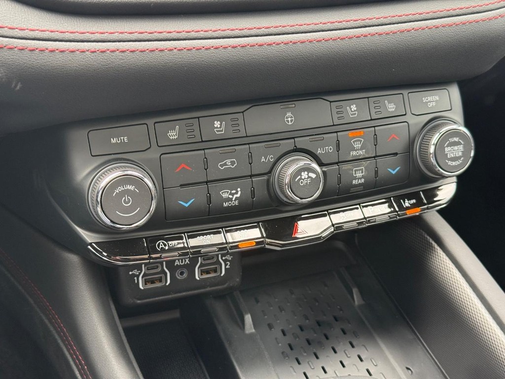 Dodge Durango Vehicle Full-screen Gallery Image 17