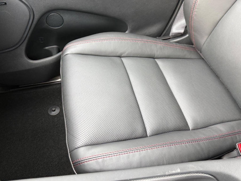 Dodge Durango Vehicle Full-screen Gallery Image 18