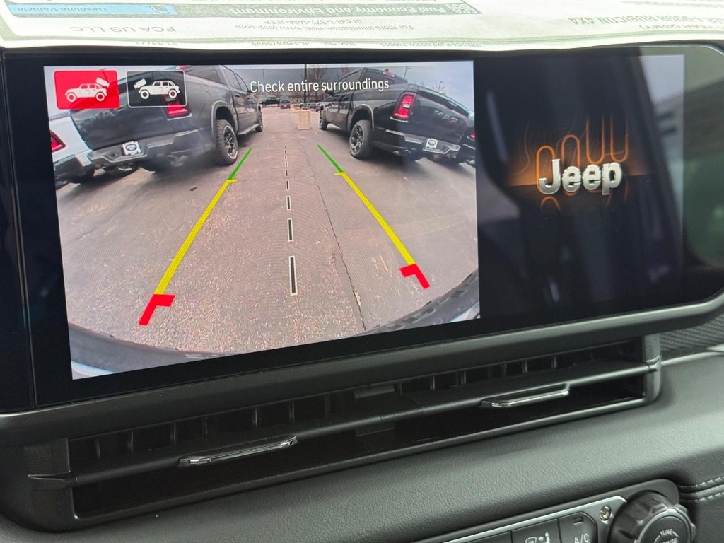 Jeep Wrangler Vehicle Full-screen Gallery Image 15