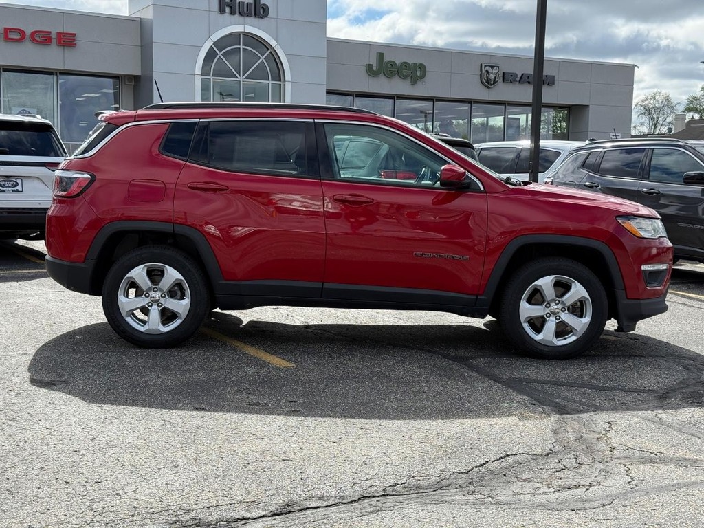 Jeep Compass Vehicle Full-screen Gallery Image 02