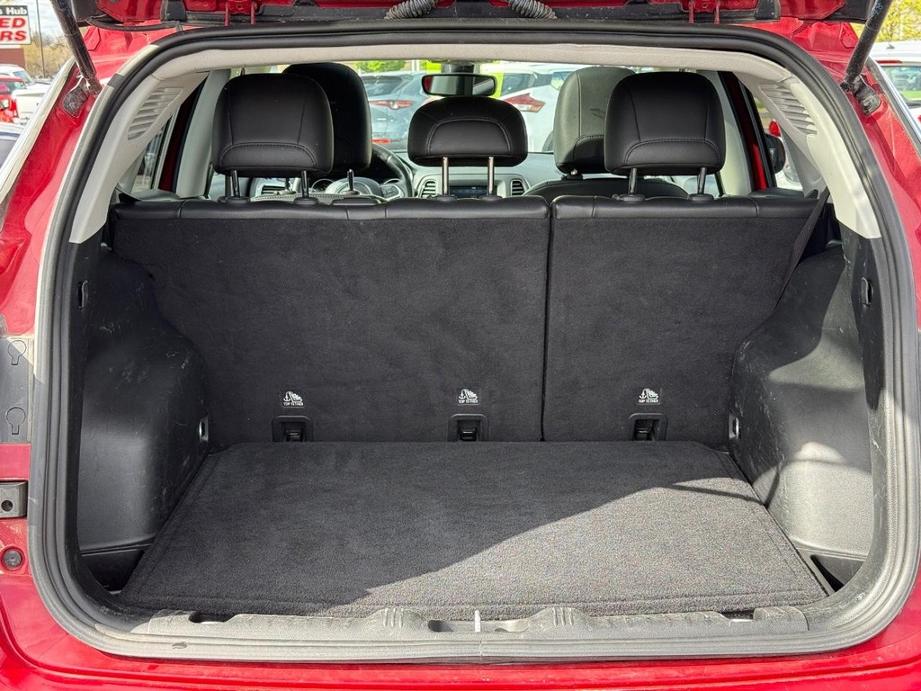 Jeep Compass Vehicle Full-screen Gallery Image 05