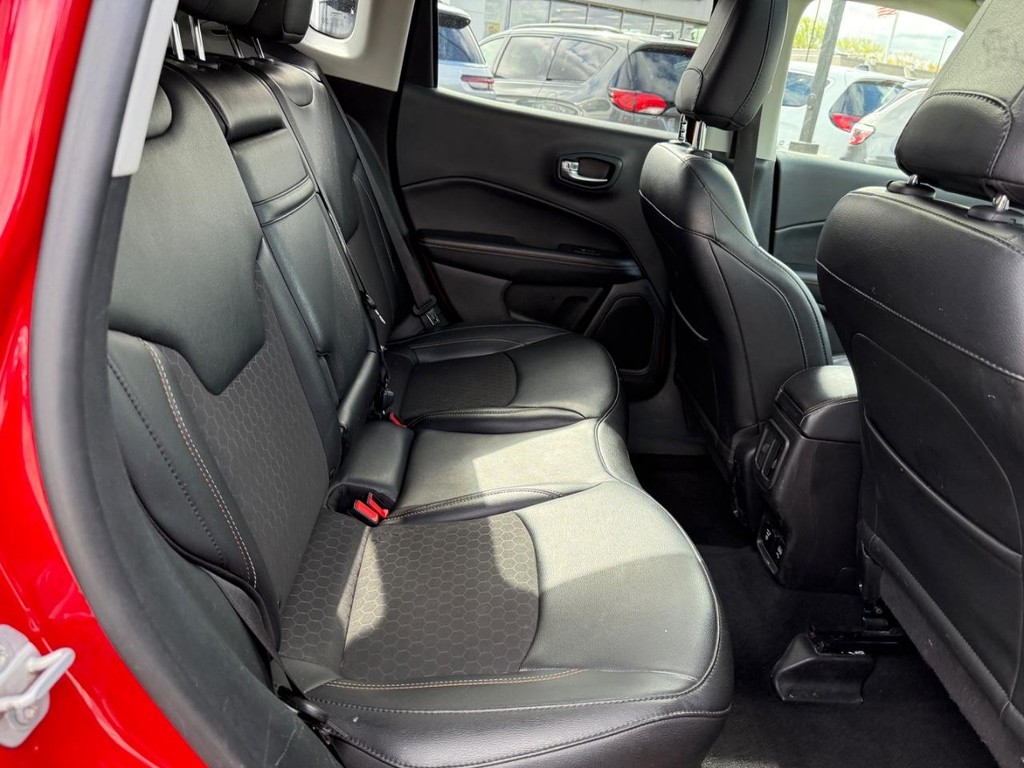 Jeep Compass Vehicle Full-screen Gallery Image 07