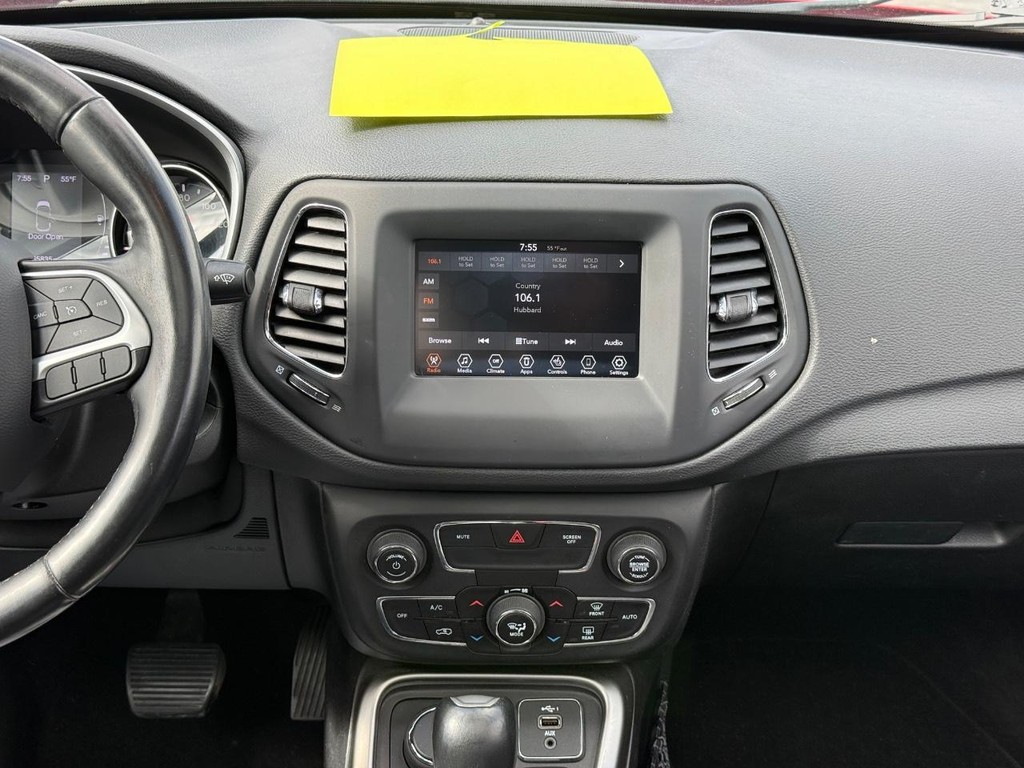 Jeep Compass Vehicle Full-screen Gallery Image 09