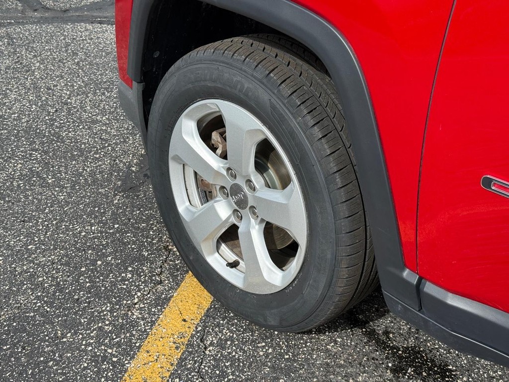 Jeep Compass Vehicle Full-screen Gallery Image 14