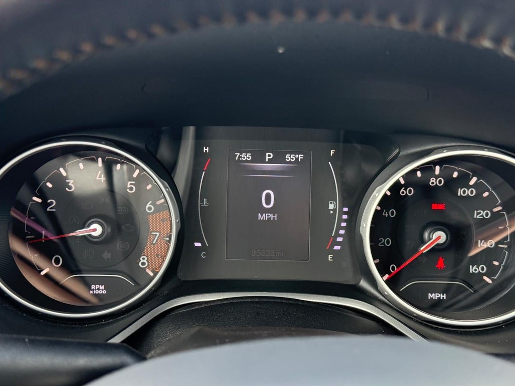 Jeep Compass Vehicle Full-screen Gallery Image 17