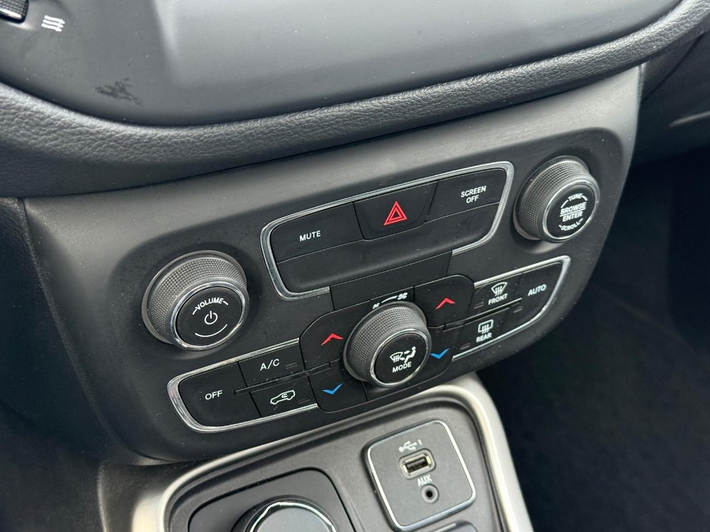 Jeep Compass Vehicle Full-screen Gallery Image 19