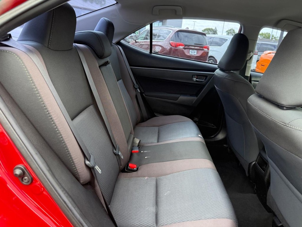 Toyota Corolla Vehicle Full-screen Gallery Image 07