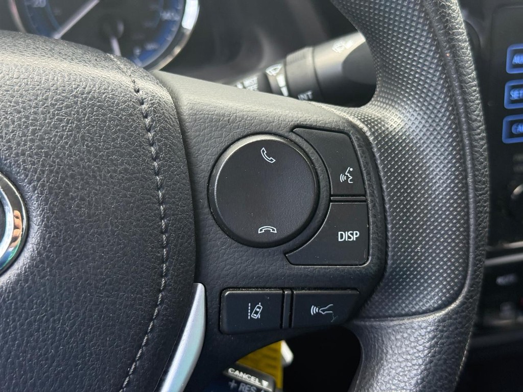 Toyota Corolla Vehicle Full-screen Gallery Image 17