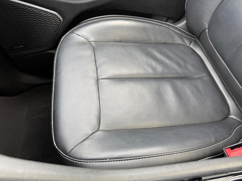 Jeep Grand Cherokee L Vehicle Full-screen Gallery Image 21
