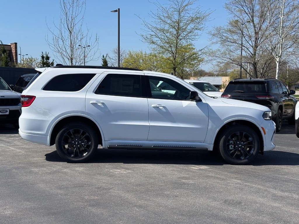 Dodge Durango Vehicle Full-screen Gallery Image 02