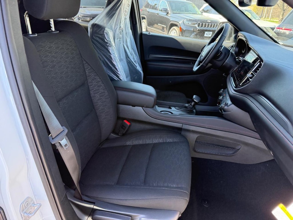 Dodge Durango Vehicle Full-screen Gallery Image 04