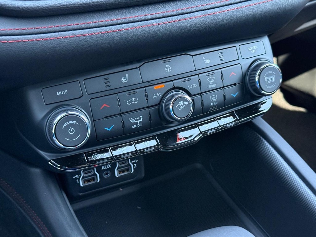 Dodge Durango Vehicle Full-screen Gallery Image 17