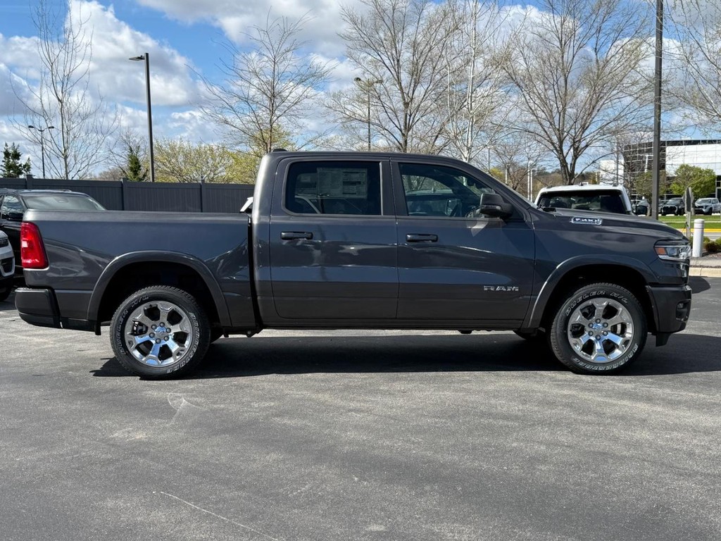 Ram 1500 Vehicle Full-screen Gallery Image 02