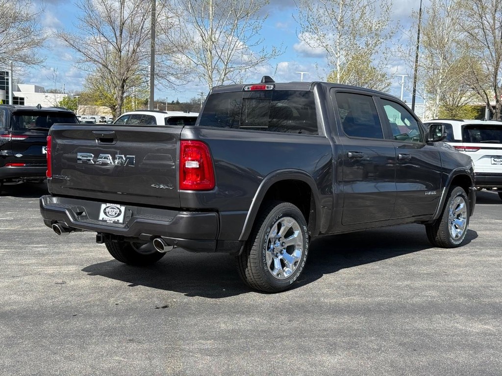 Ram 1500 Vehicle Full-screen Gallery Image 03