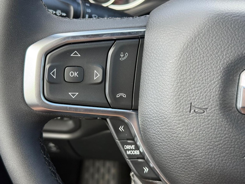 Ram 1500 Vehicle Full-screen Gallery Image 13