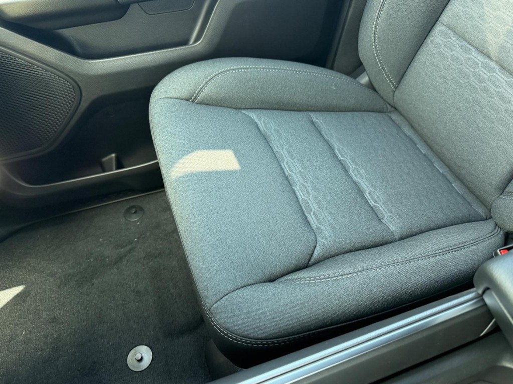 Ram 1500 Vehicle Full-screen Gallery Image 14